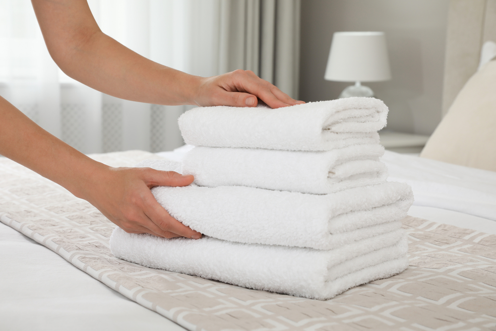 What Are the Benefits of a Commercial Laundry Service?