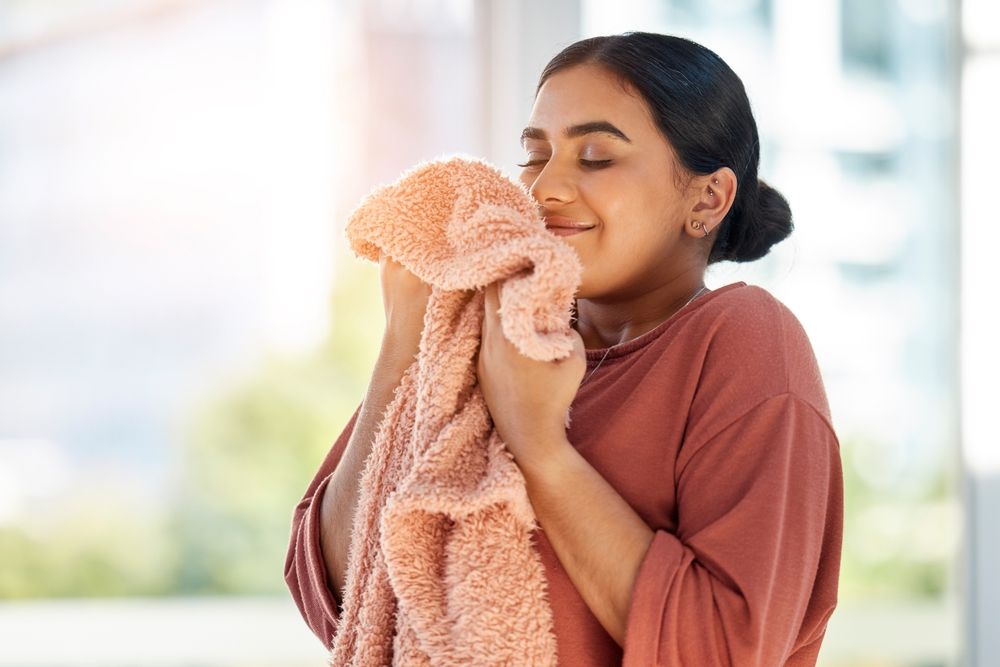 How Does Love2Laundry Ensure No Smells Remain on Laundry?